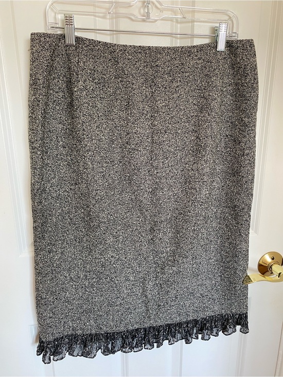 Escada Dresses & Skirts - Escada Women's Gray Tweed Silk Wool Cashmere Skirt with Ruffle Hem Size 42